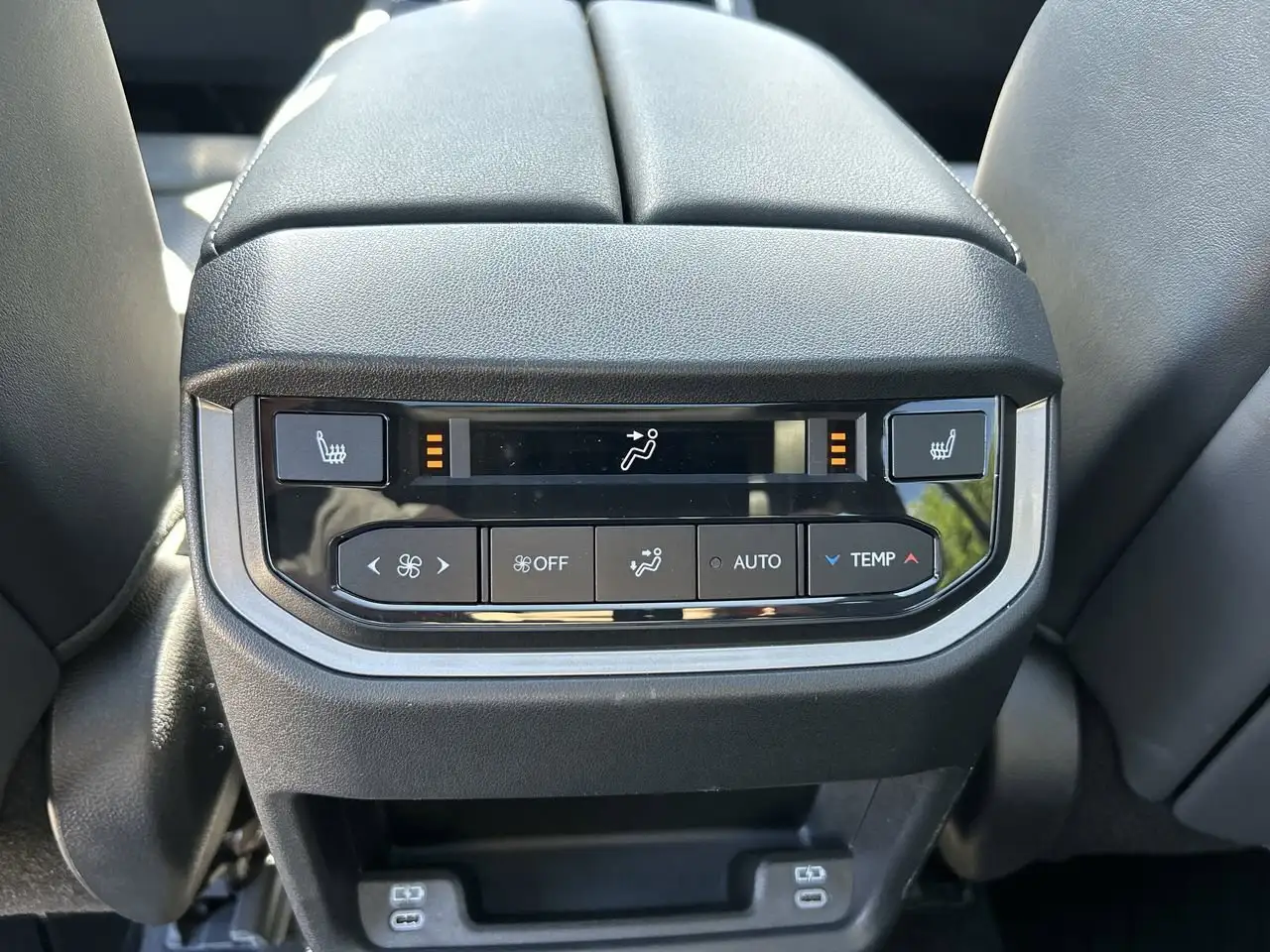 Lexus TX photo Lexus TX