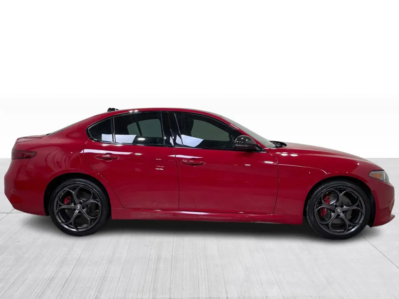 Alfa Romeo Giulia photo Alfa Romeo Giulia
