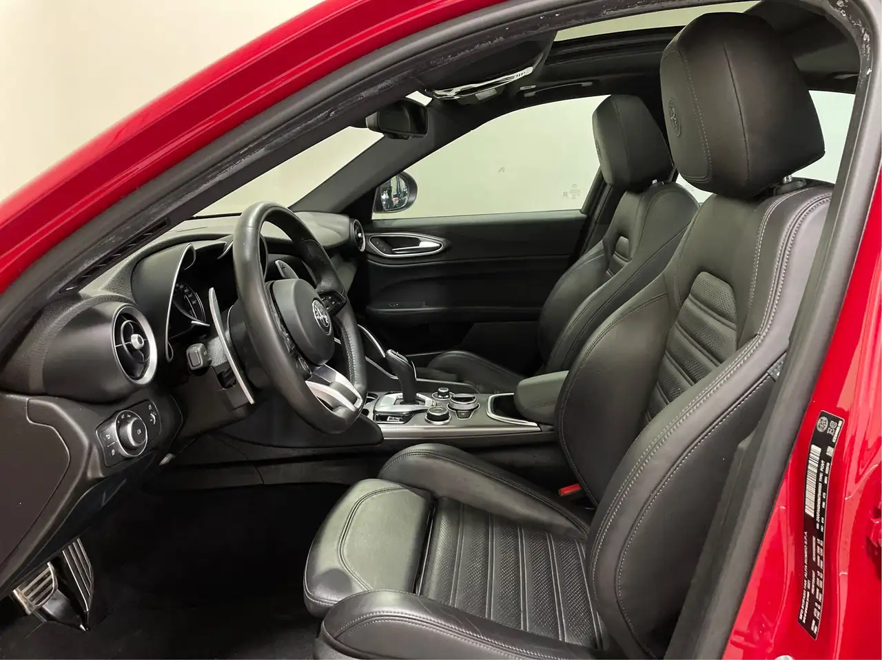 Alfa Romeo Giulia photo Alfa Romeo Giulia