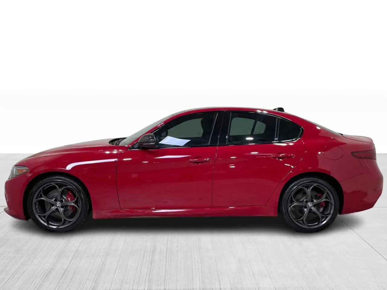 Alfa Romeo Giulia photo Alfa Romeo Giulia