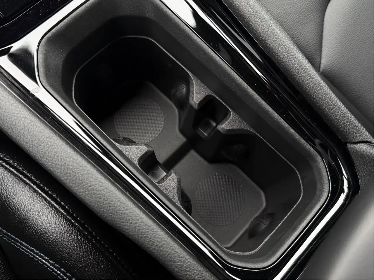 Jeep Compass photo Jeep Compass