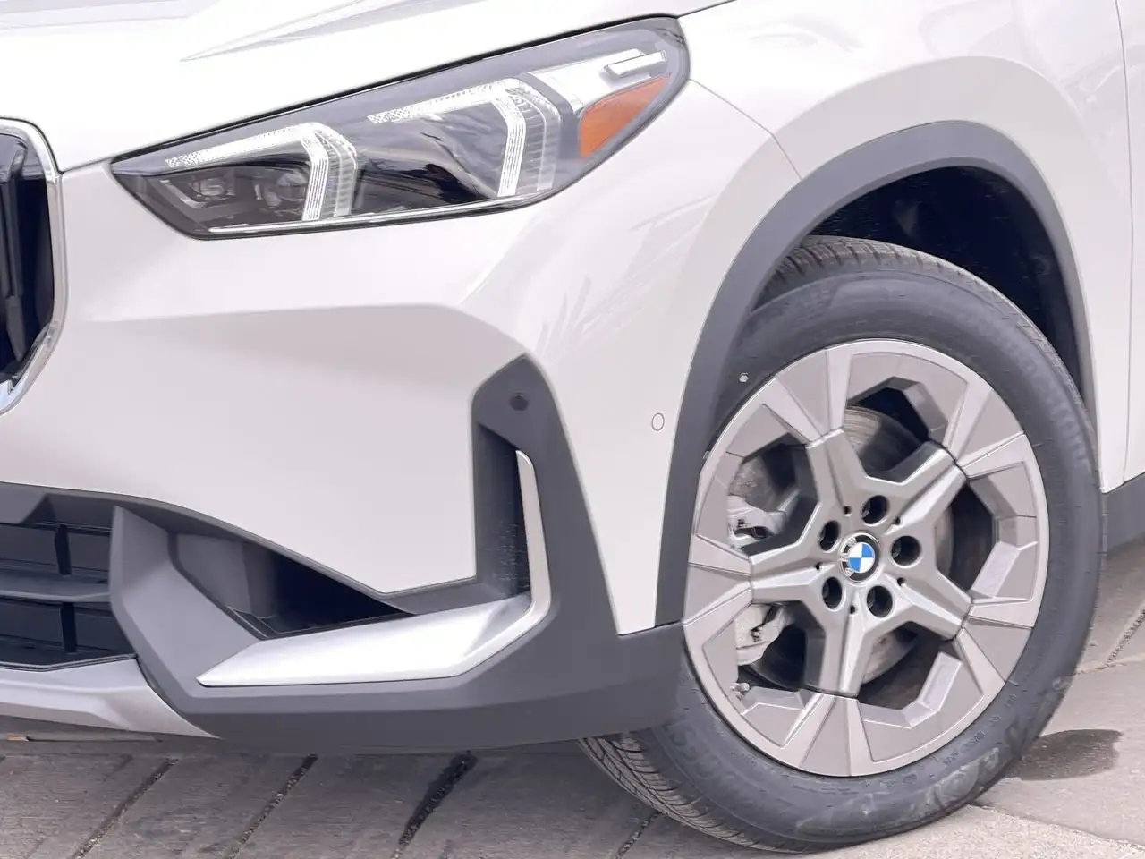 BMW X1 снимка BMW X1