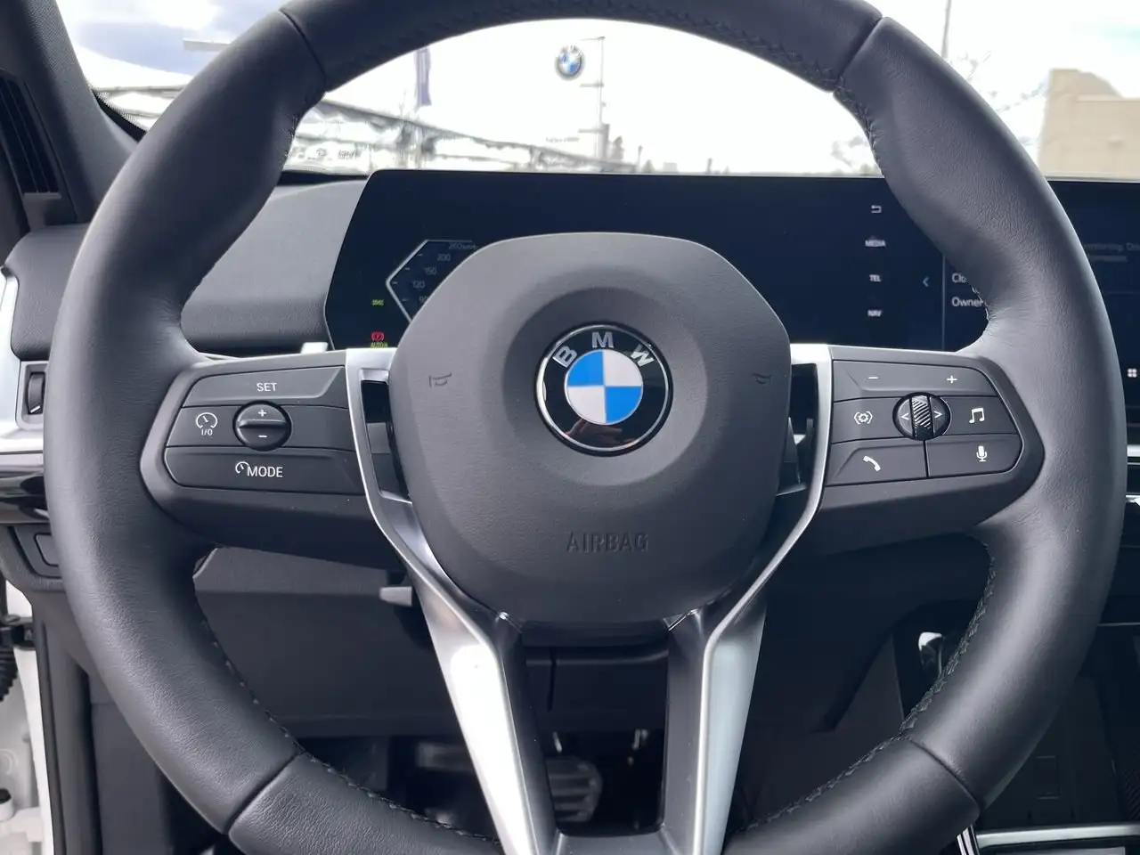 BMW X1 снимка BMW X1