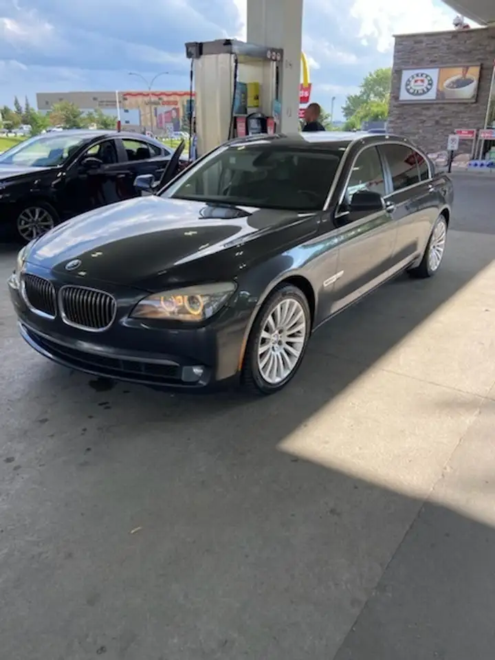 BMW 7 Series photo BMW 7 Series