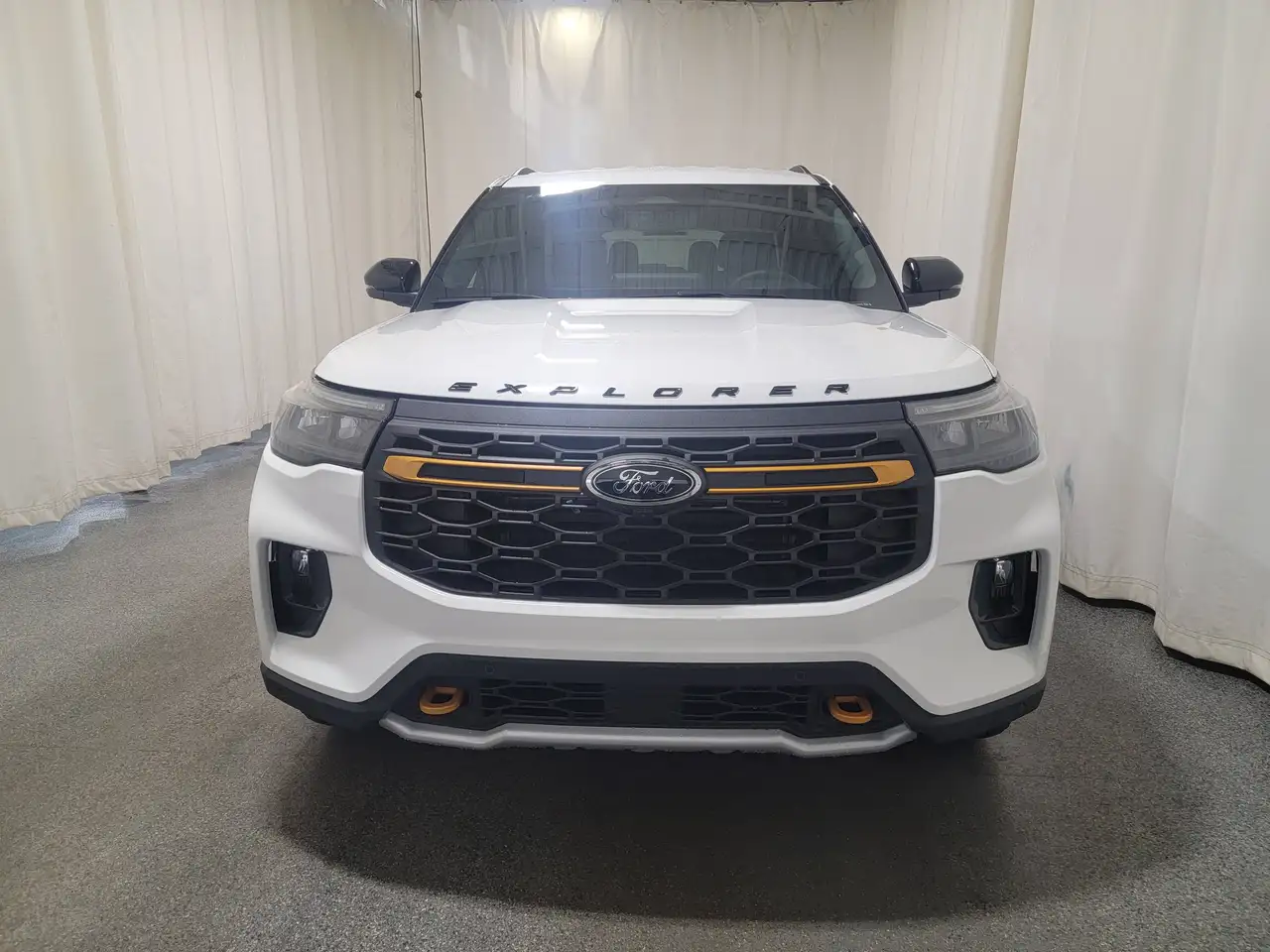 Ford Explorer photo Ford Explorer