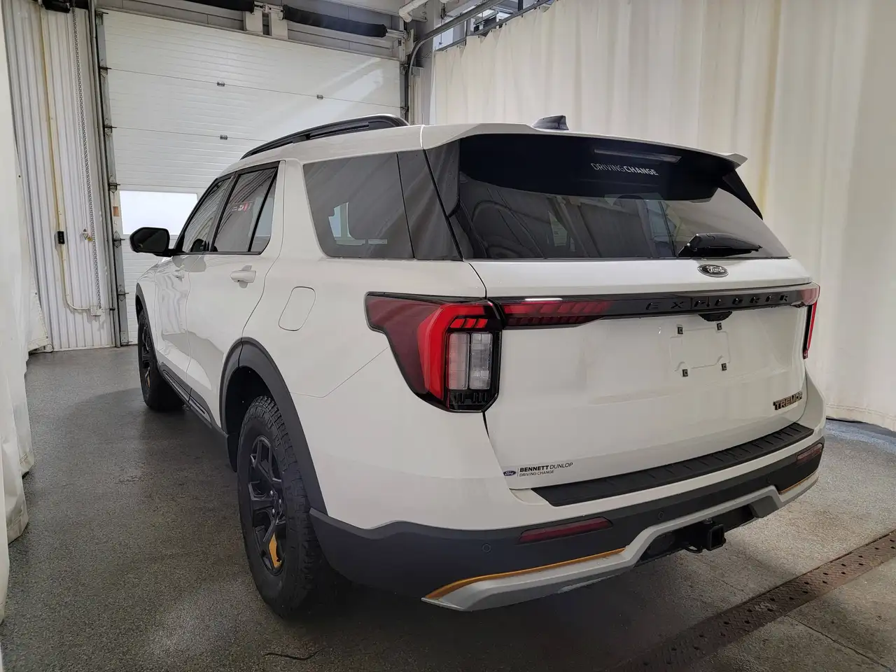 Ford Explorer photo Ford Explorer