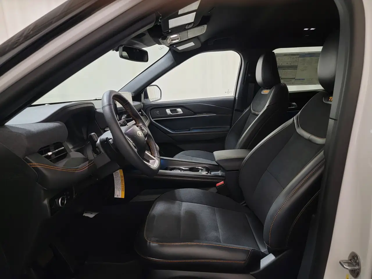 Ford Explorer photo Ford Explorer