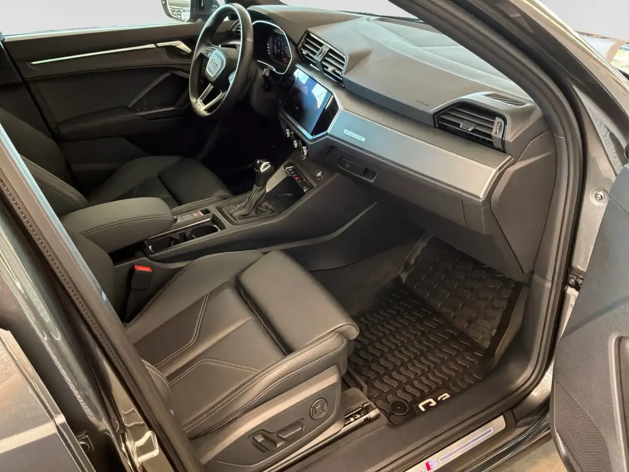 Audi Q3 fotografie Audi Q3