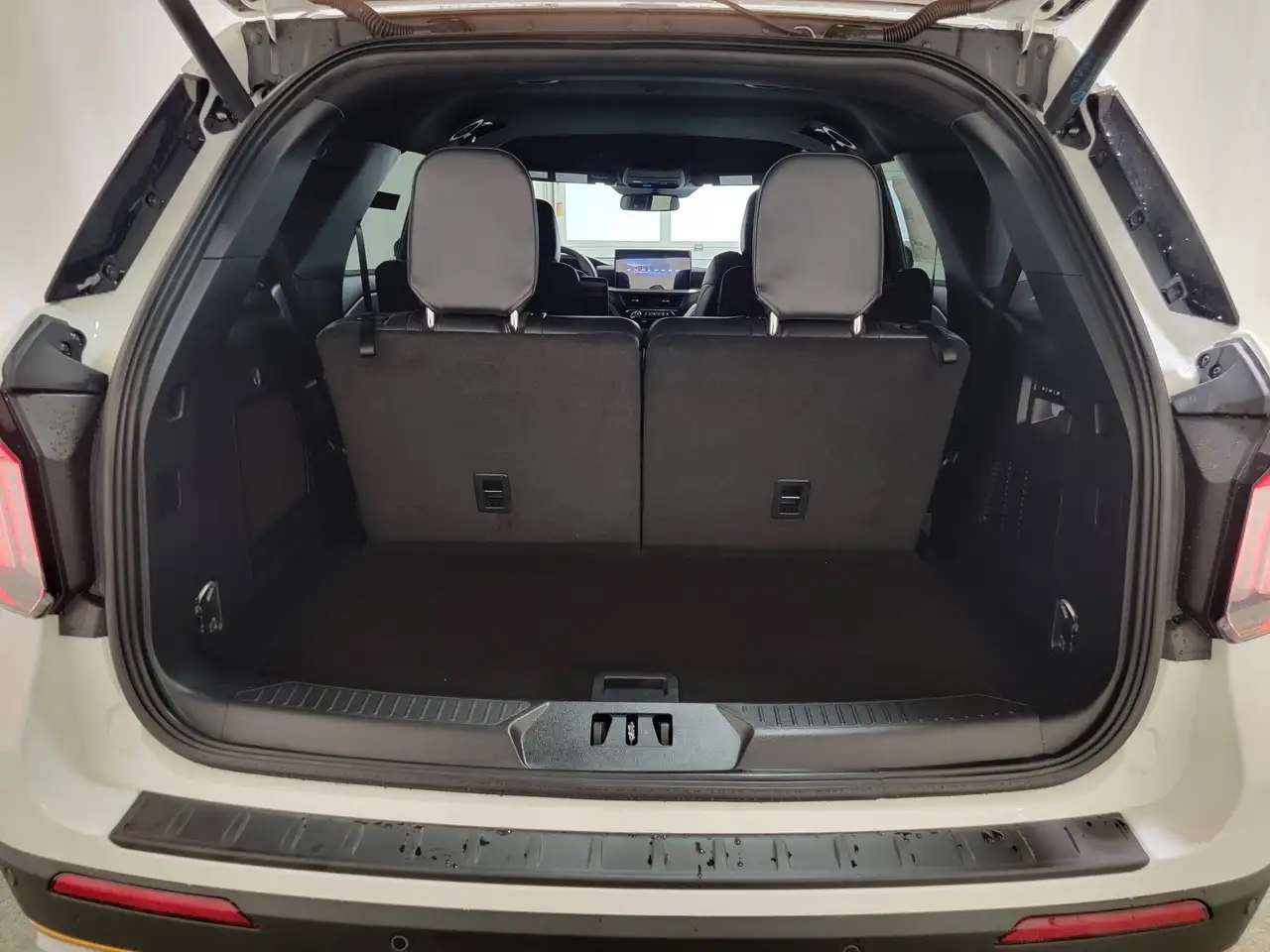 Ford Explorer photo Ford Explorer
