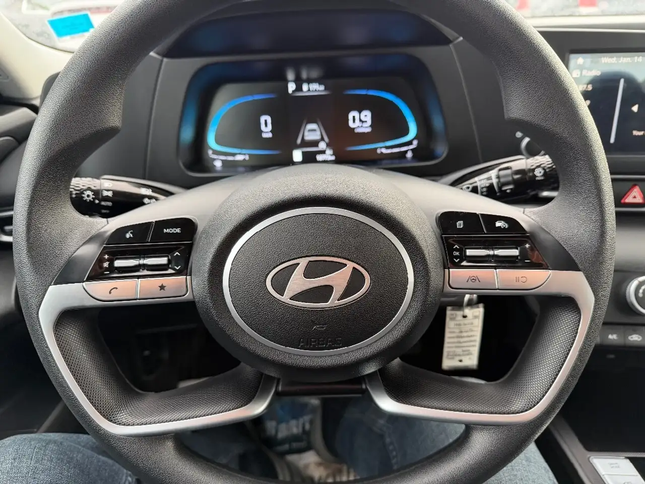 Hyundai ELANTRA снимка Hyundai ELANTRA