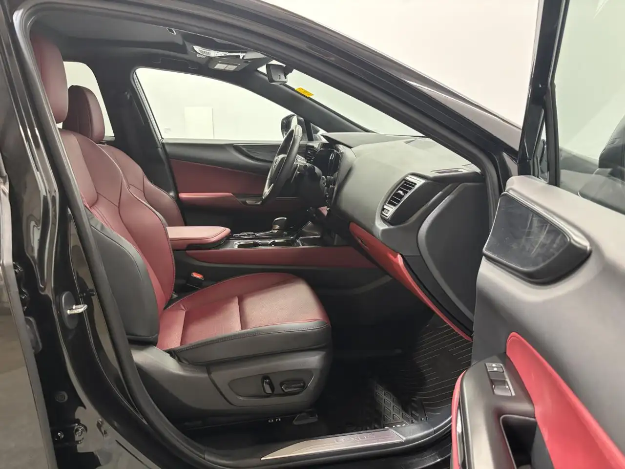 Lexus NX снимка Lexus NX