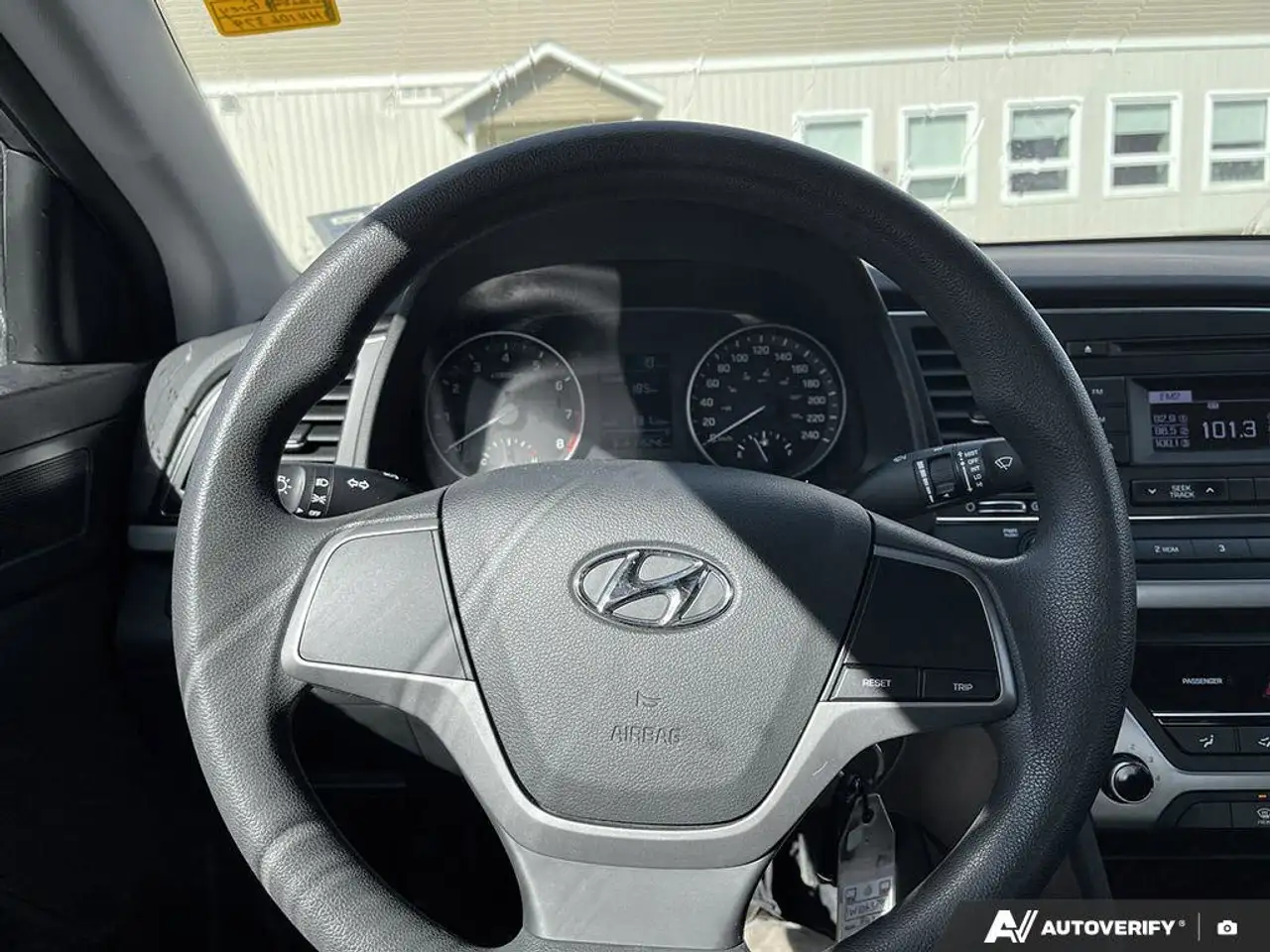 Hyundai ELANTRA снимка Hyundai ELANTRA