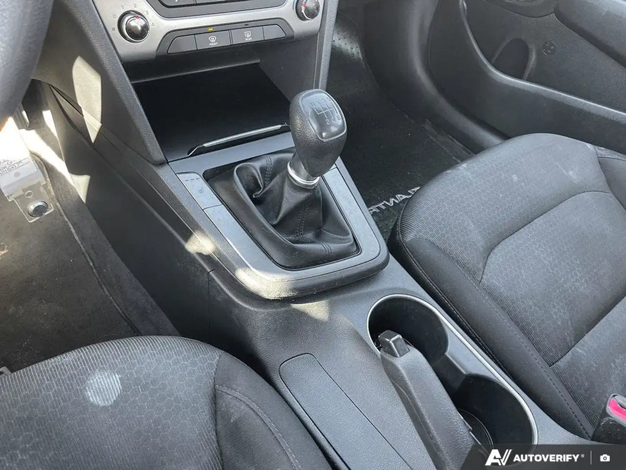 Hyundai ELANTRA снимка Hyundai ELANTRA