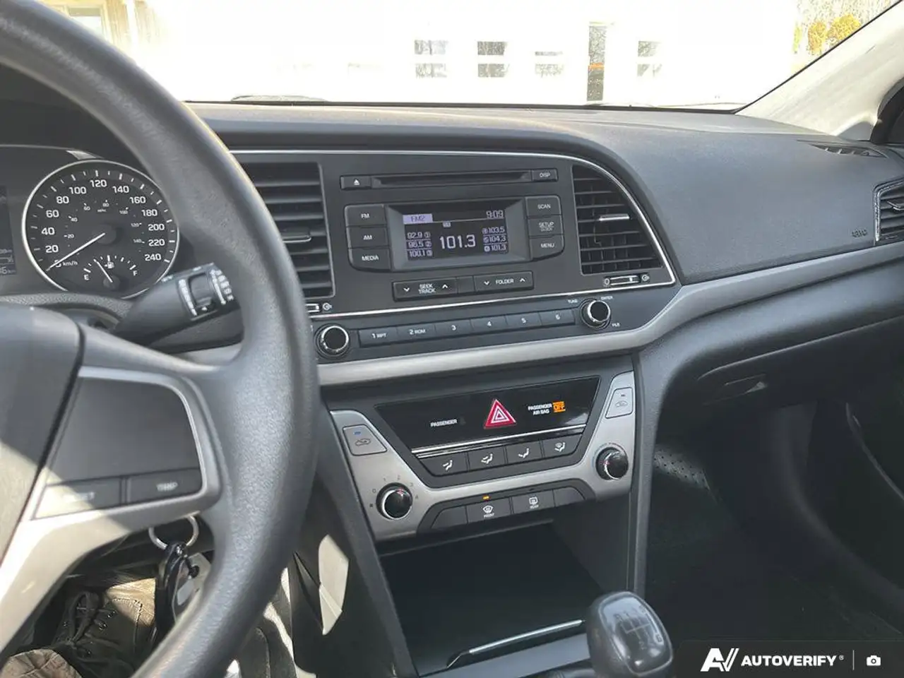 Hyundai ELANTRA снимка Hyundai ELANTRA