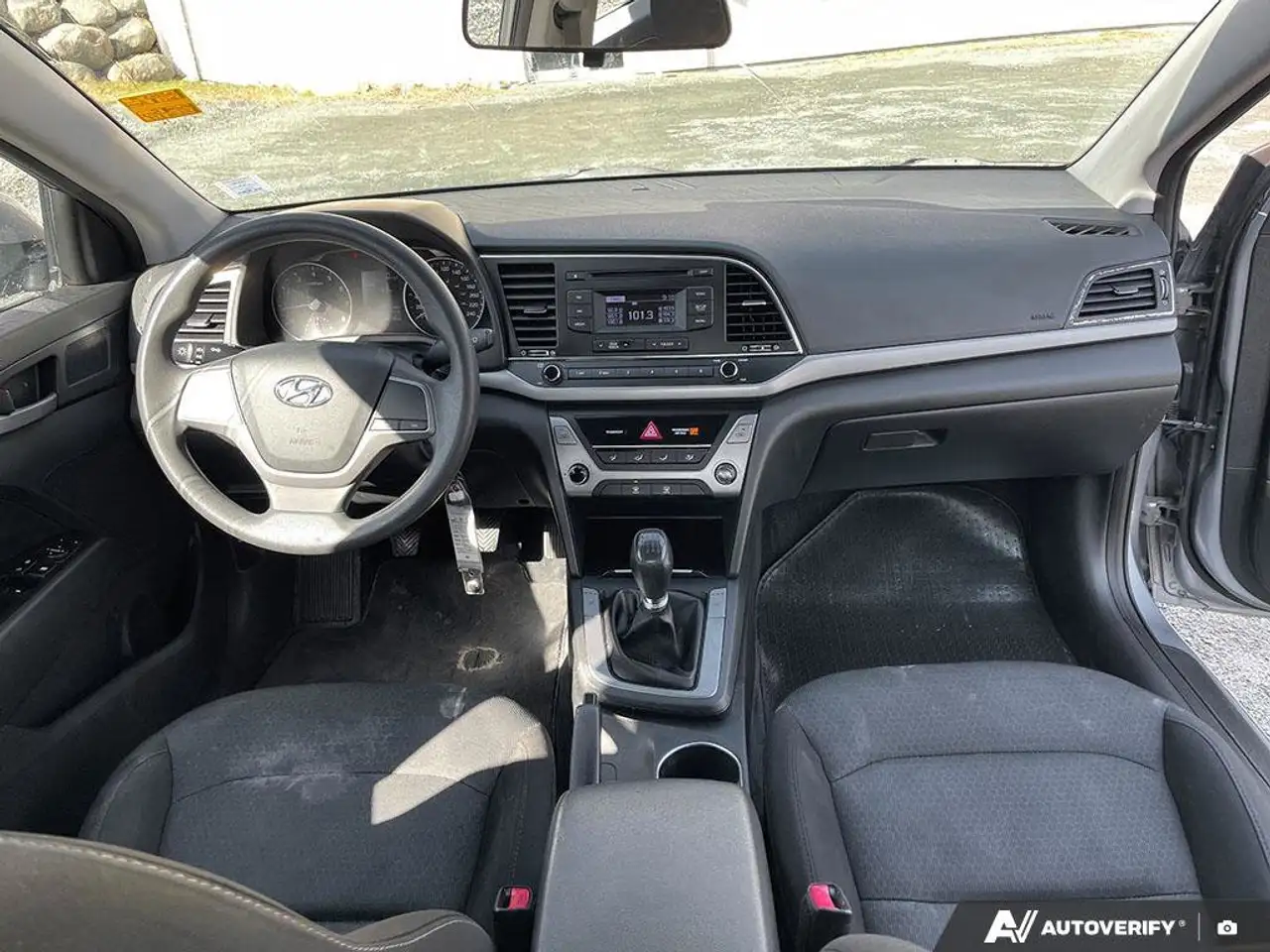 Hyundai ELANTRA снимка Hyundai ELANTRA