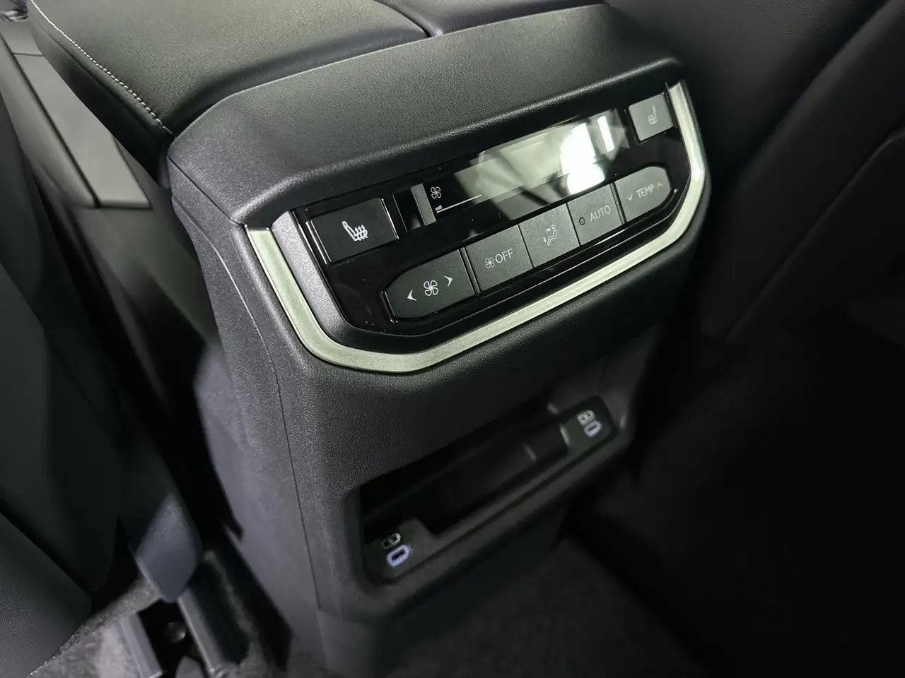 Lexus TX 350 fotografie Lexus TX 350
