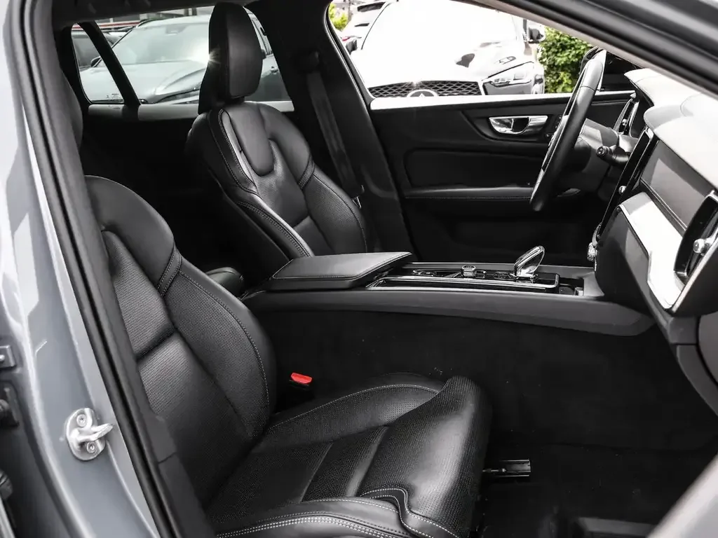 Volvo V60 photo Volvo V60