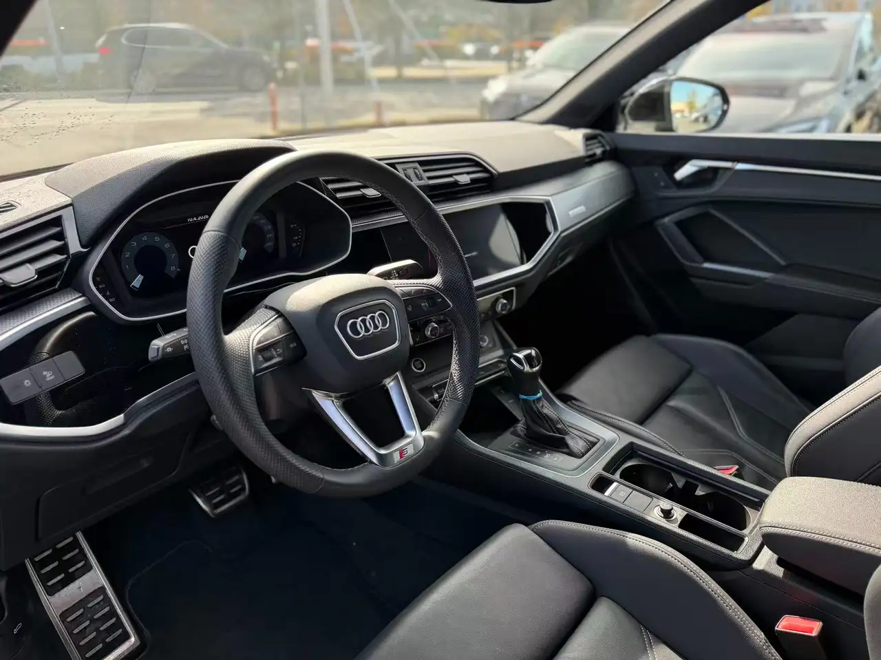 Audi Q3 fotografie Audi Q3