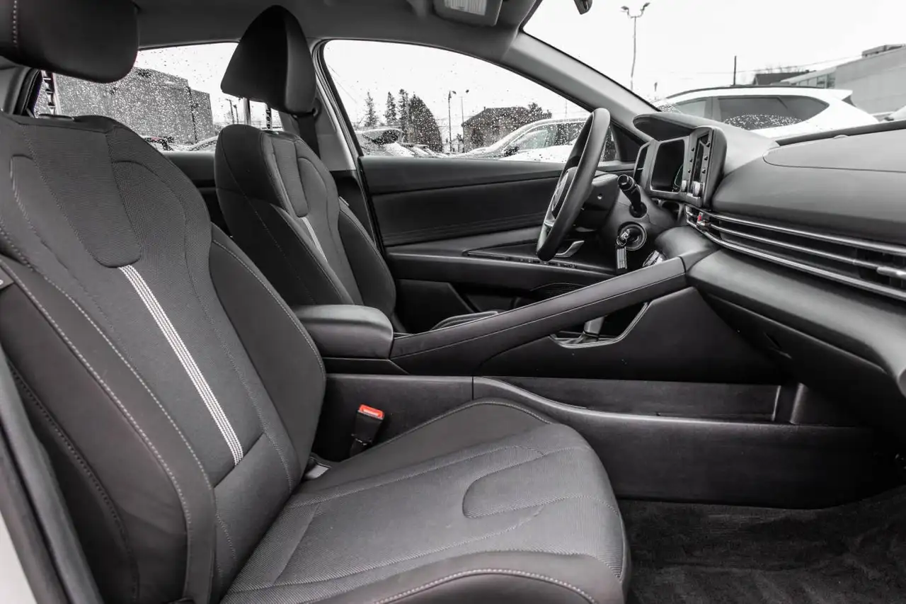 Hyundai ELANTRA fotografie Hyundai ELANTRA