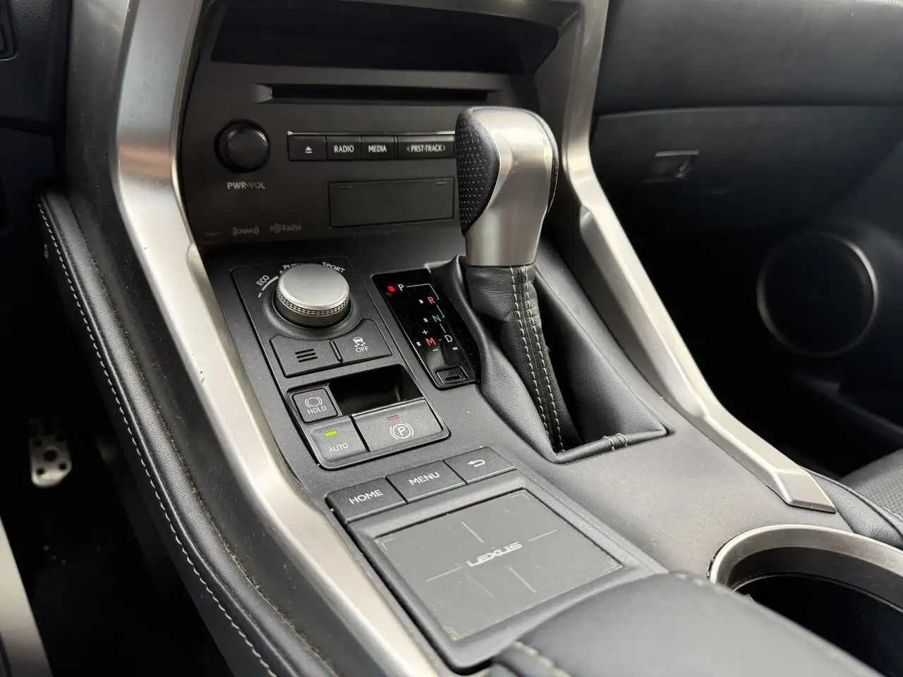 Lexus NX fotografie Lexus NX