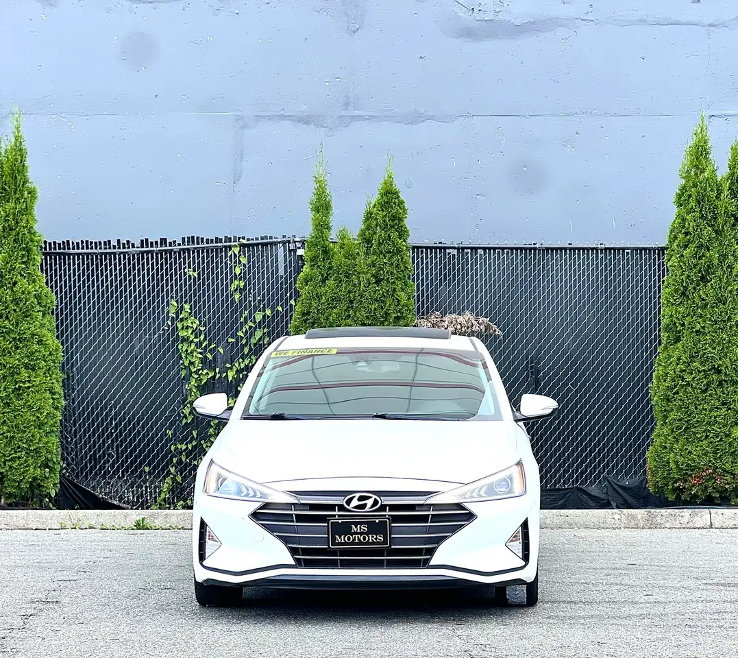 Hyundai ELANTRA photo Hyundai ELANTRA