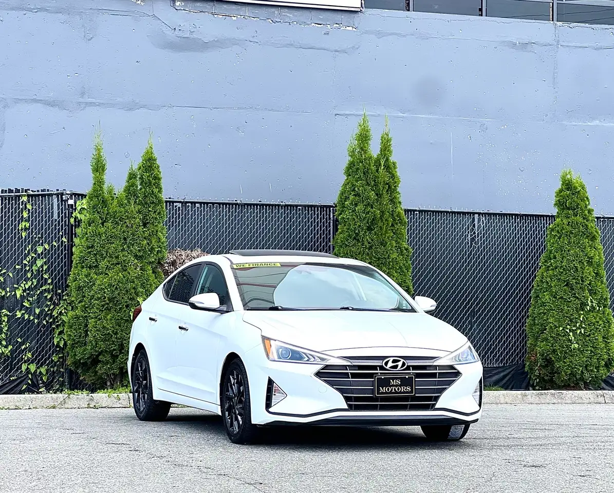 Hyundai ELANTRA photo Hyundai ELANTRA