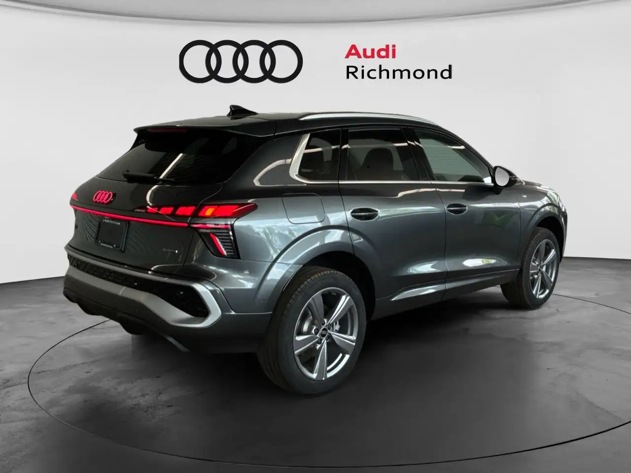 Audi Q3 снимка Audi Q3
