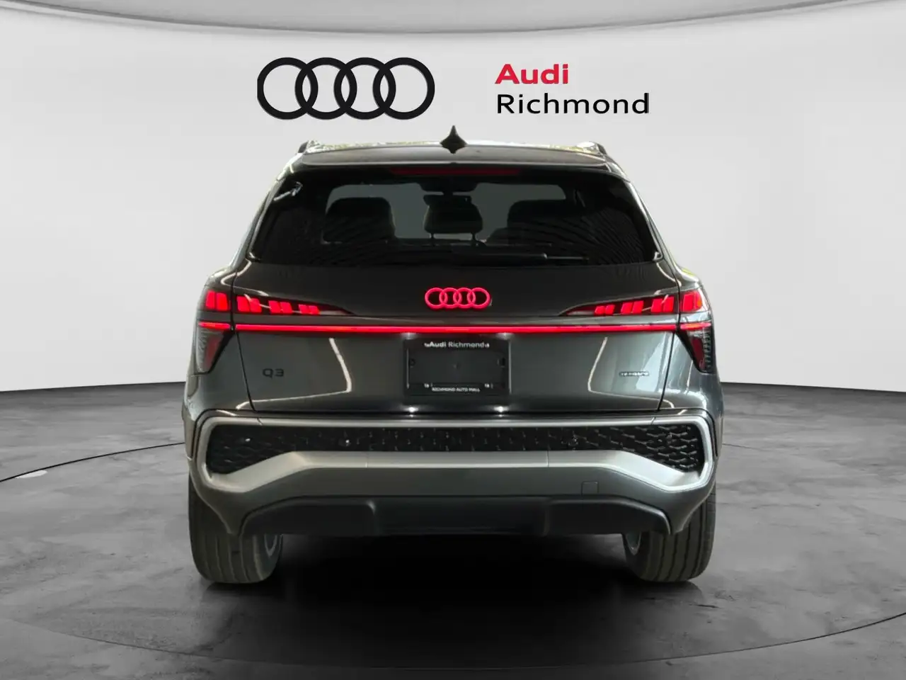 Audi Q3 снимка Audi Q3