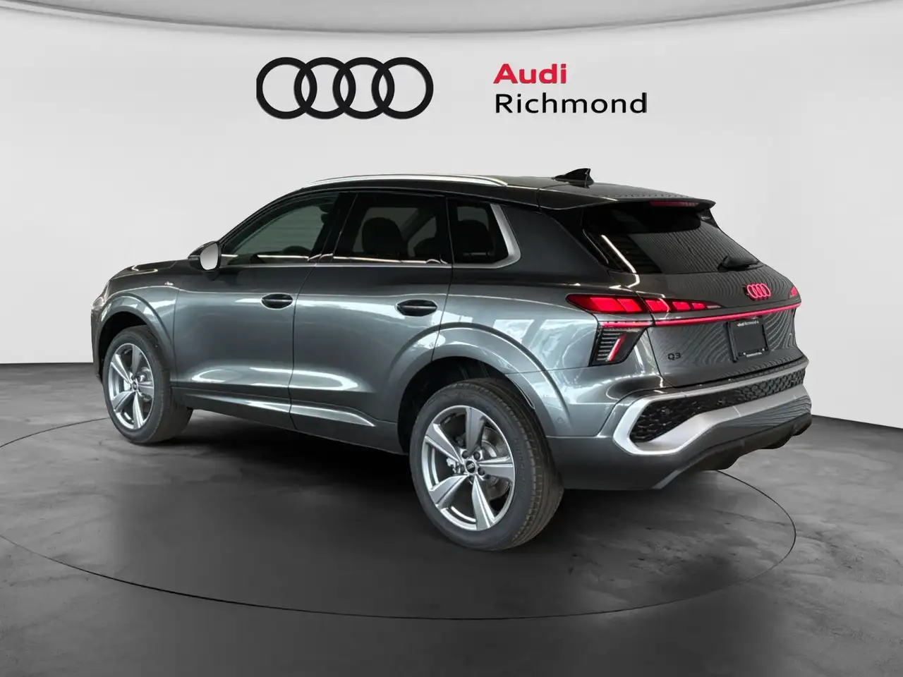 Audi Q3 снимка Audi Q3