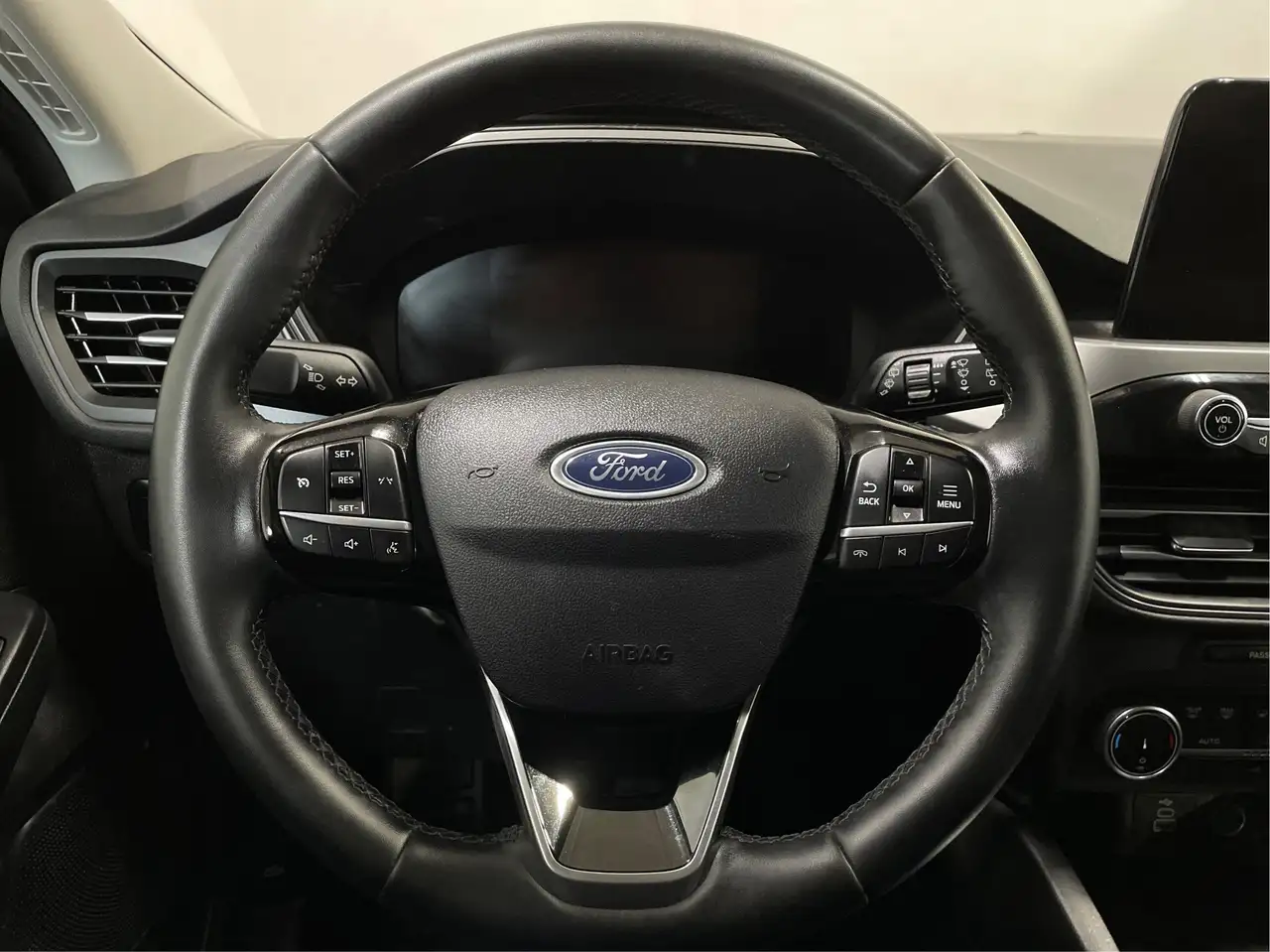 Ford Escape снимка Ford Escape