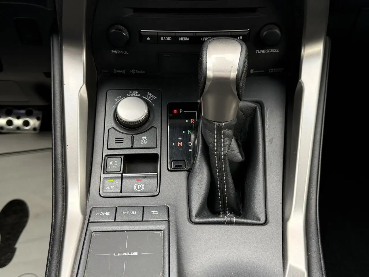 Lexus NX fotografie Lexus NX