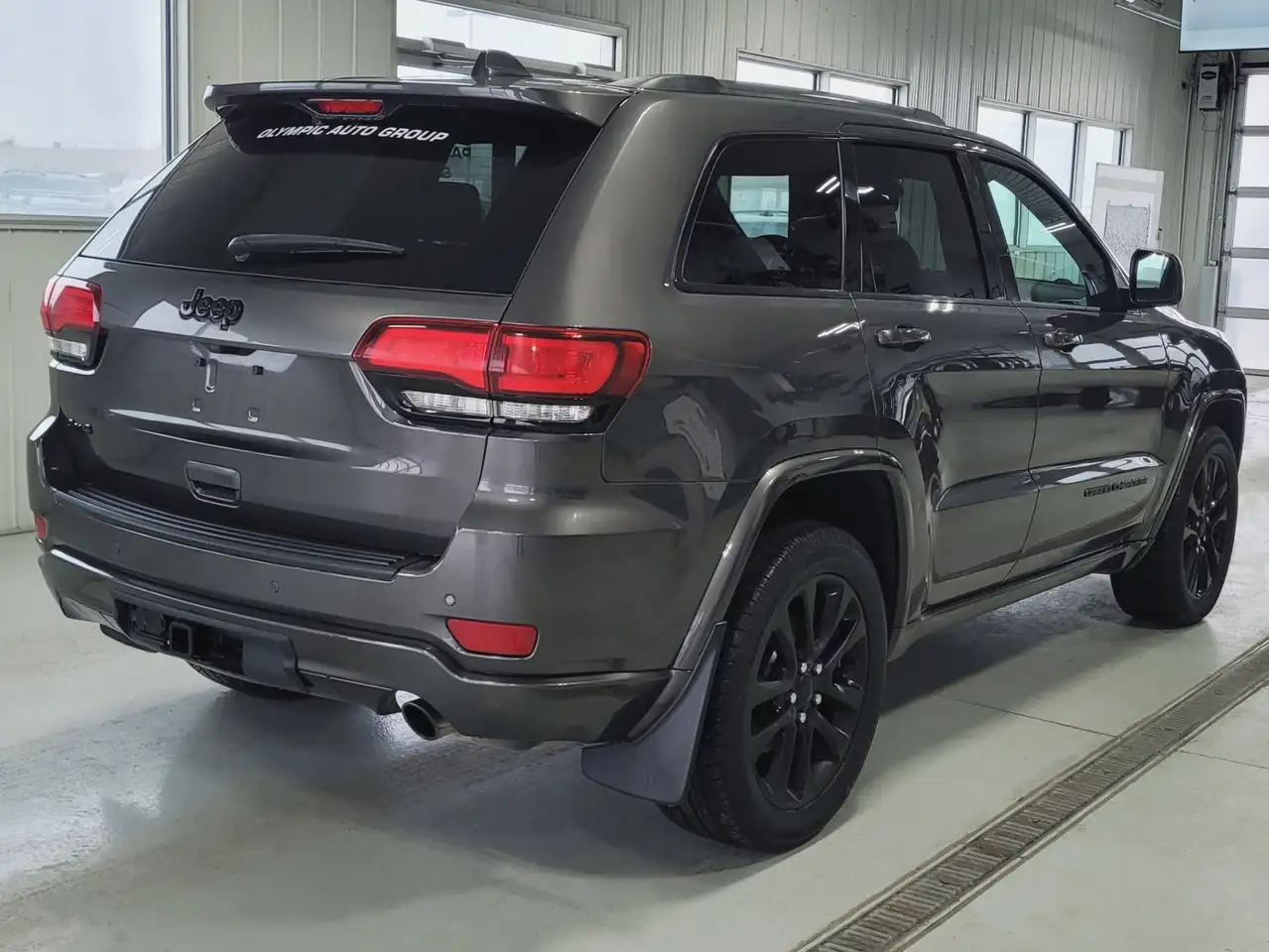 Jeep Grand Cherokee снимка Jeep Grand Cherokee