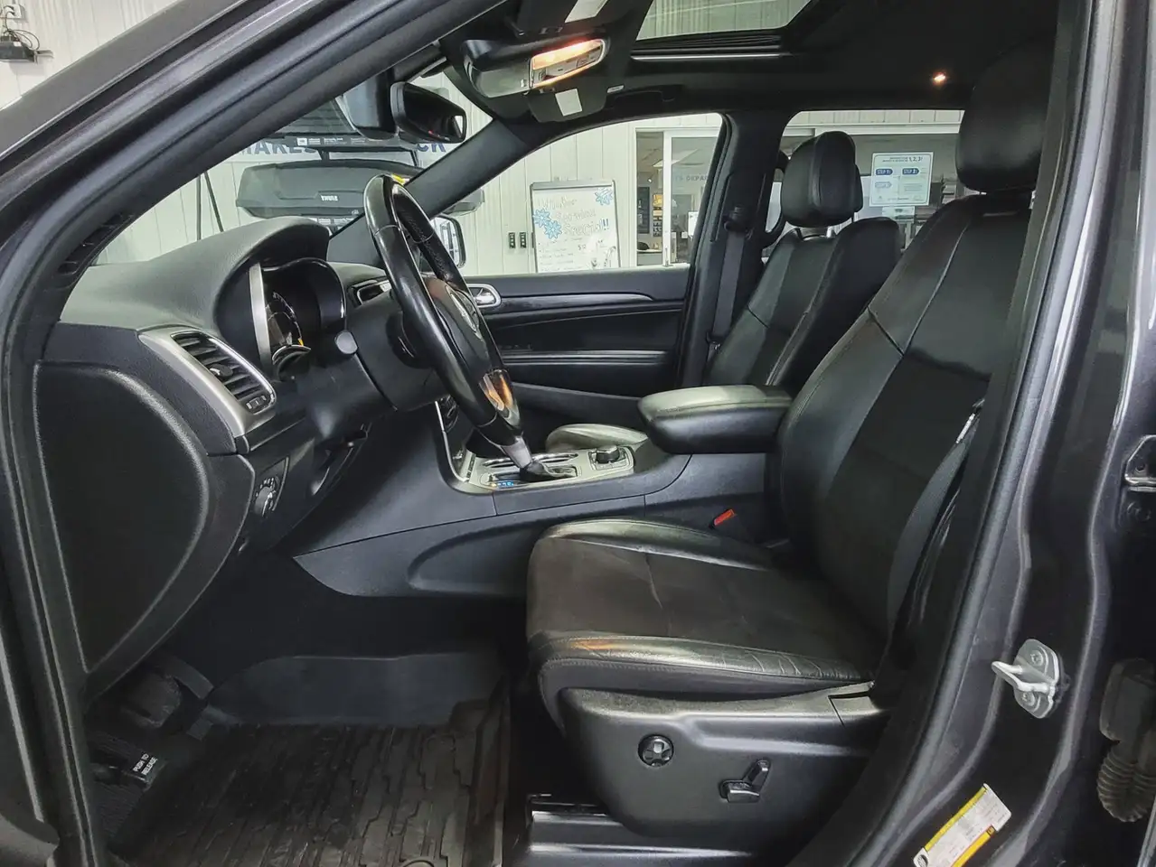 Jeep Grand Cherokee снимка Jeep Grand Cherokee