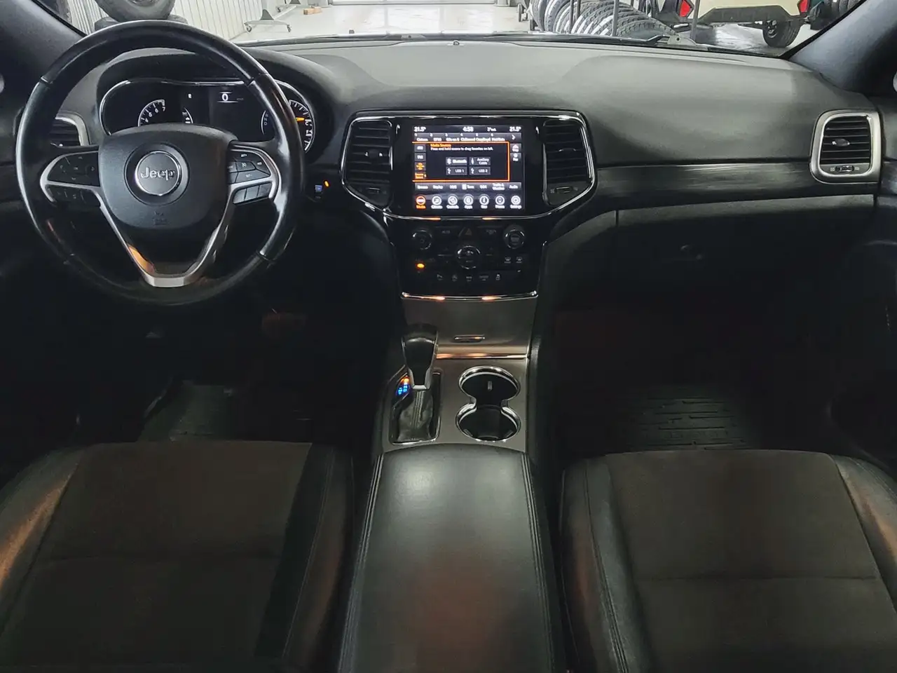 Jeep Grand Cherokee снимка Jeep Grand Cherokee