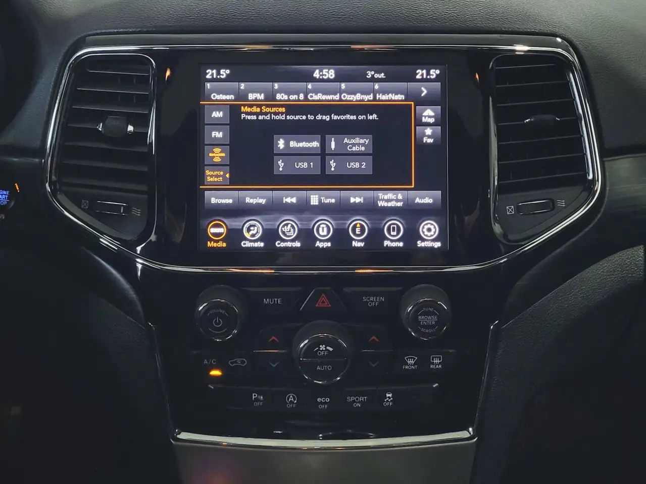 Jeep Grand Cherokee снимка Jeep Grand Cherokee