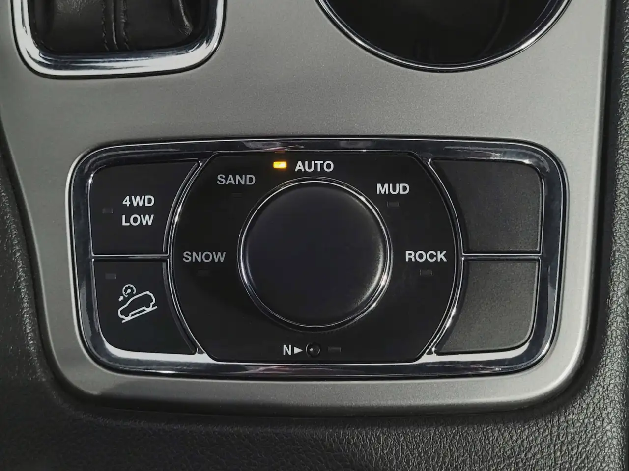 Jeep Grand Cherokee снимка Jeep Grand Cherokee