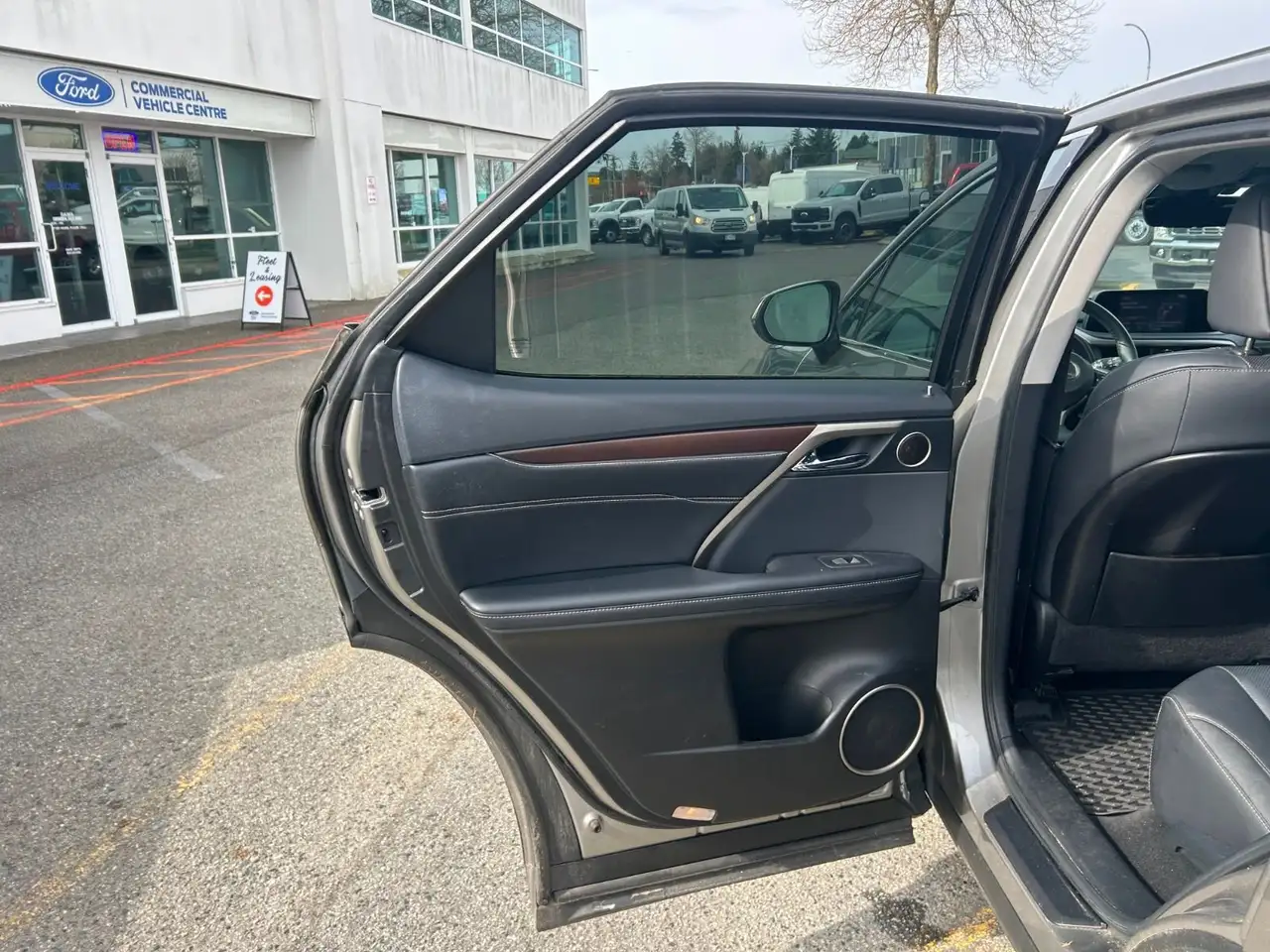 Lexus RX photo Lexus RX