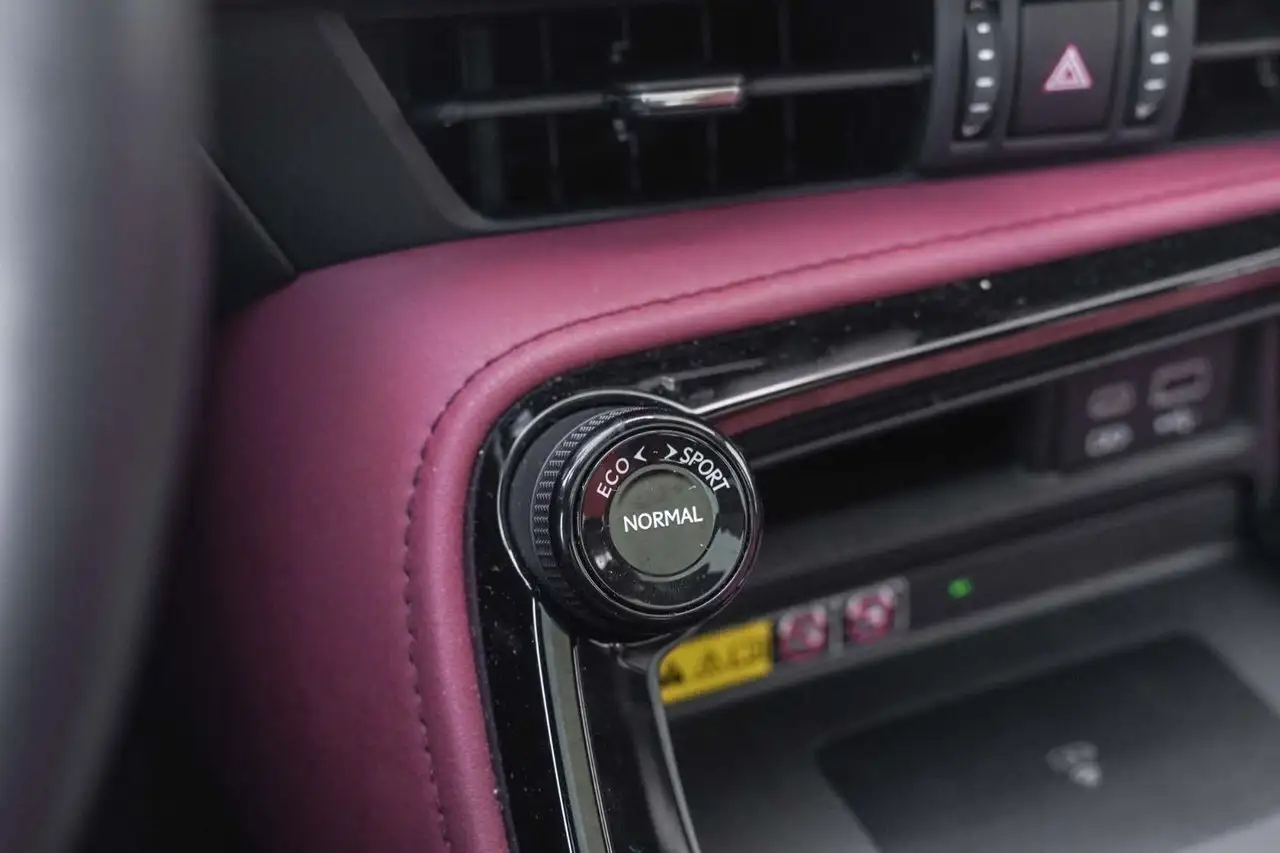 Lexus NX fotografie Lexus NX