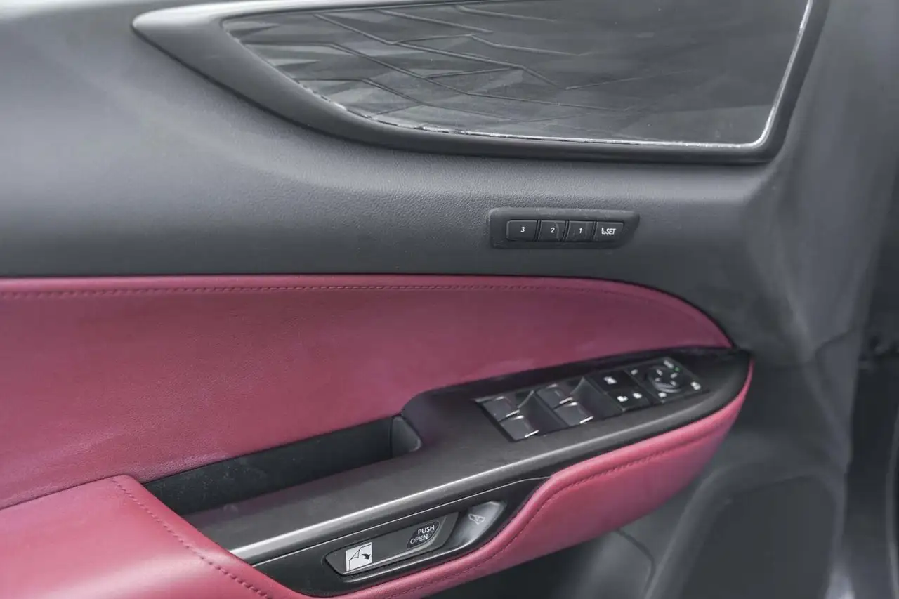 Lexus NX fotografie Lexus NX