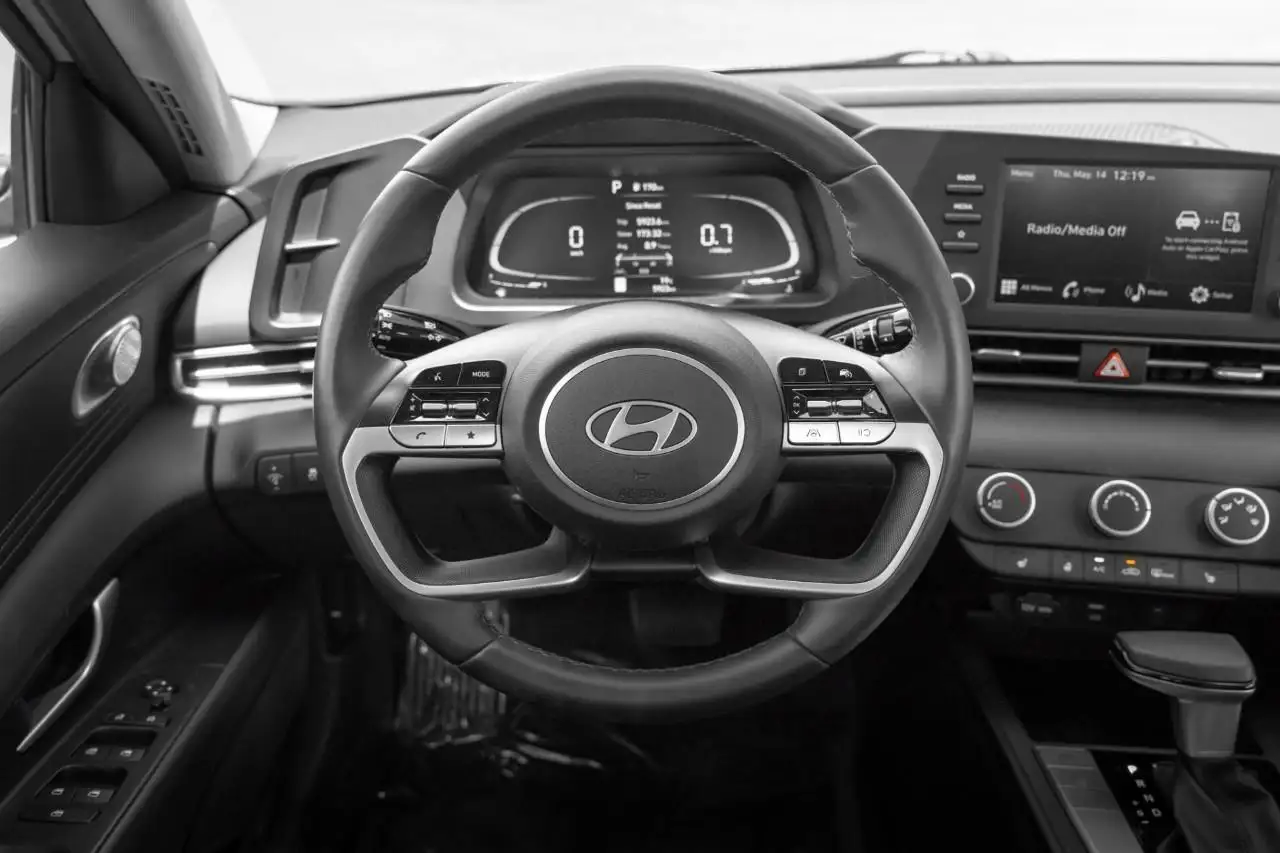 Hyundai ELANTRA снимка Hyundai ELANTRA