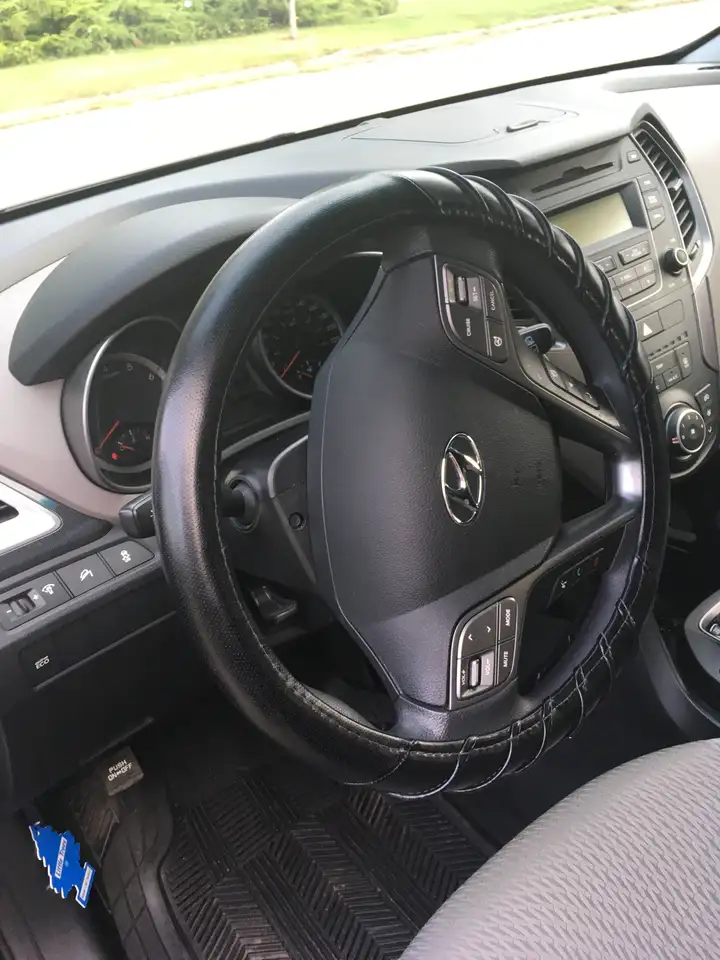 Hyundai SANTA FE снимка Hyundai SANTA FE