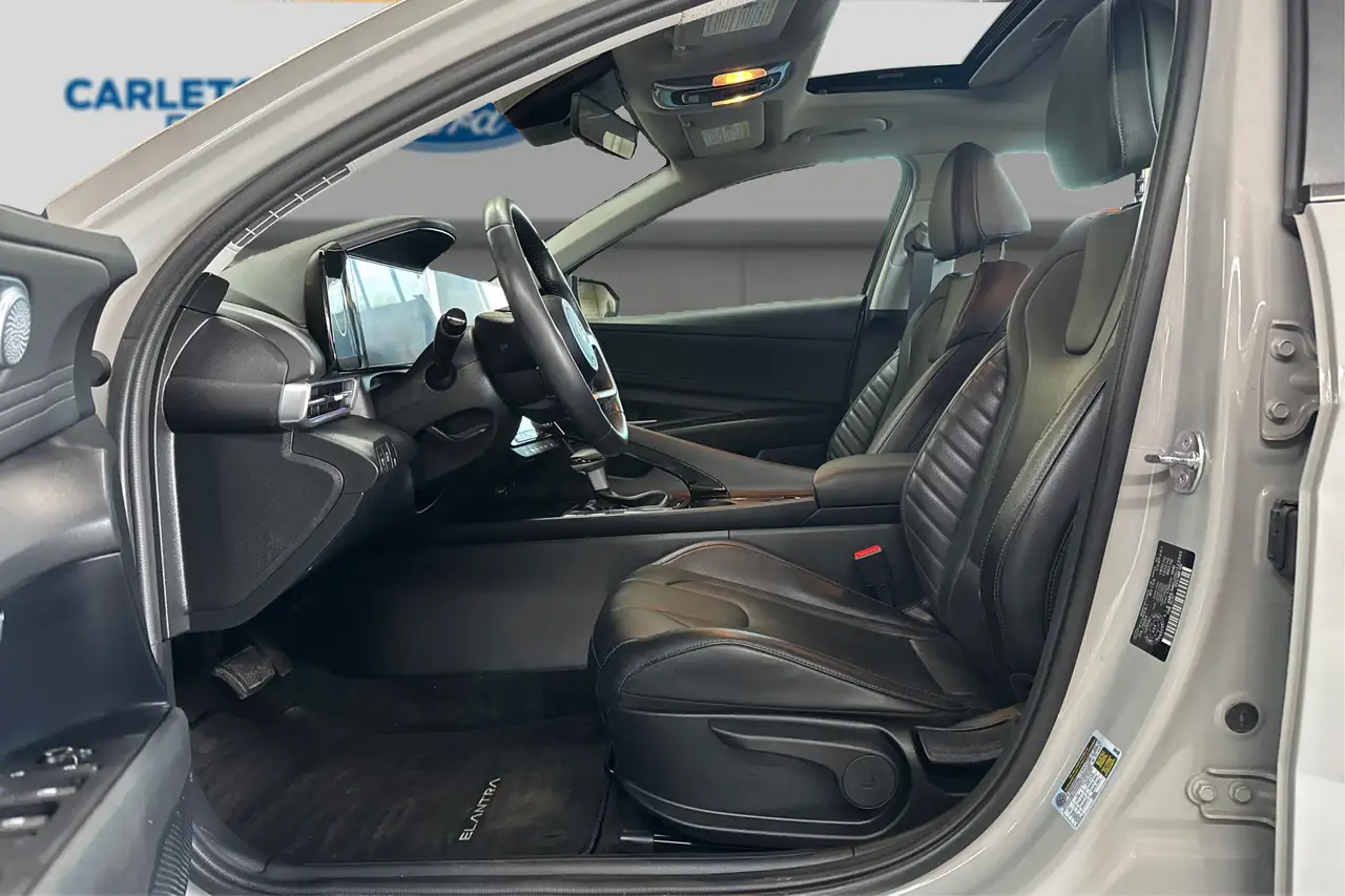 Hyundai ELANTRA fotografie Hyundai ELANTRA