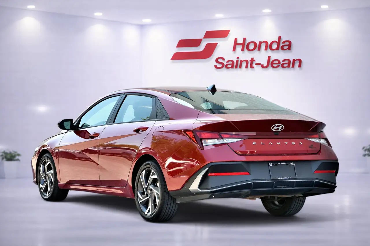 Hyundai ELANTRA снимка Hyundai ELANTRA
