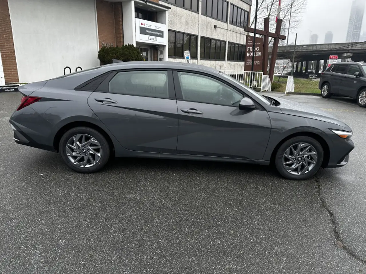 Hyundai ELANTRA photo Hyundai ELANTRA