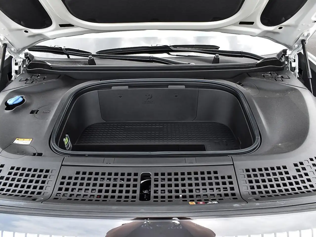 Hyundai IONIQ 9 снимка Hyundai IONIQ 9