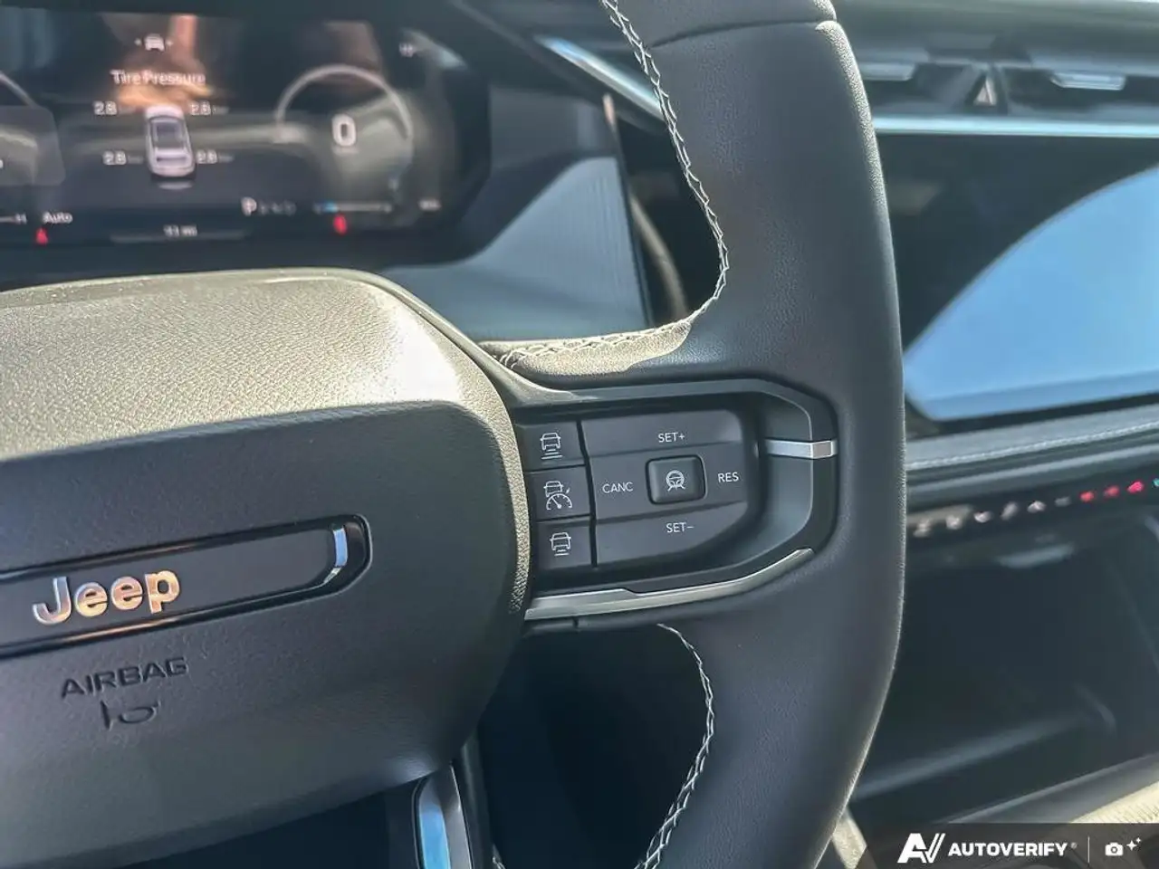 Jeep Cherokee photo Jeep Cherokee
