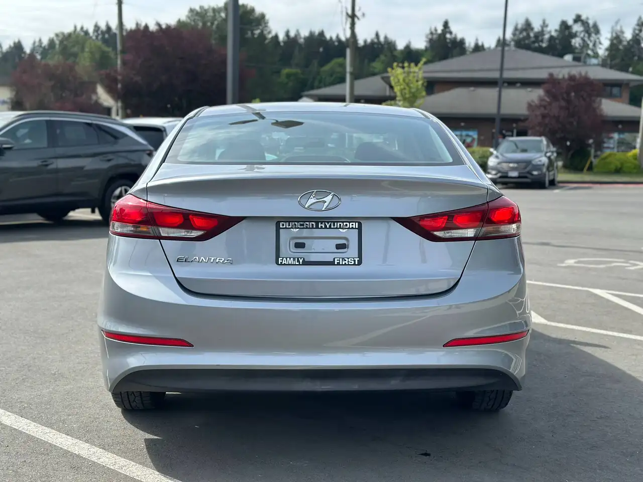 Hyundai ELANTRA снимка Hyundai ELANTRA