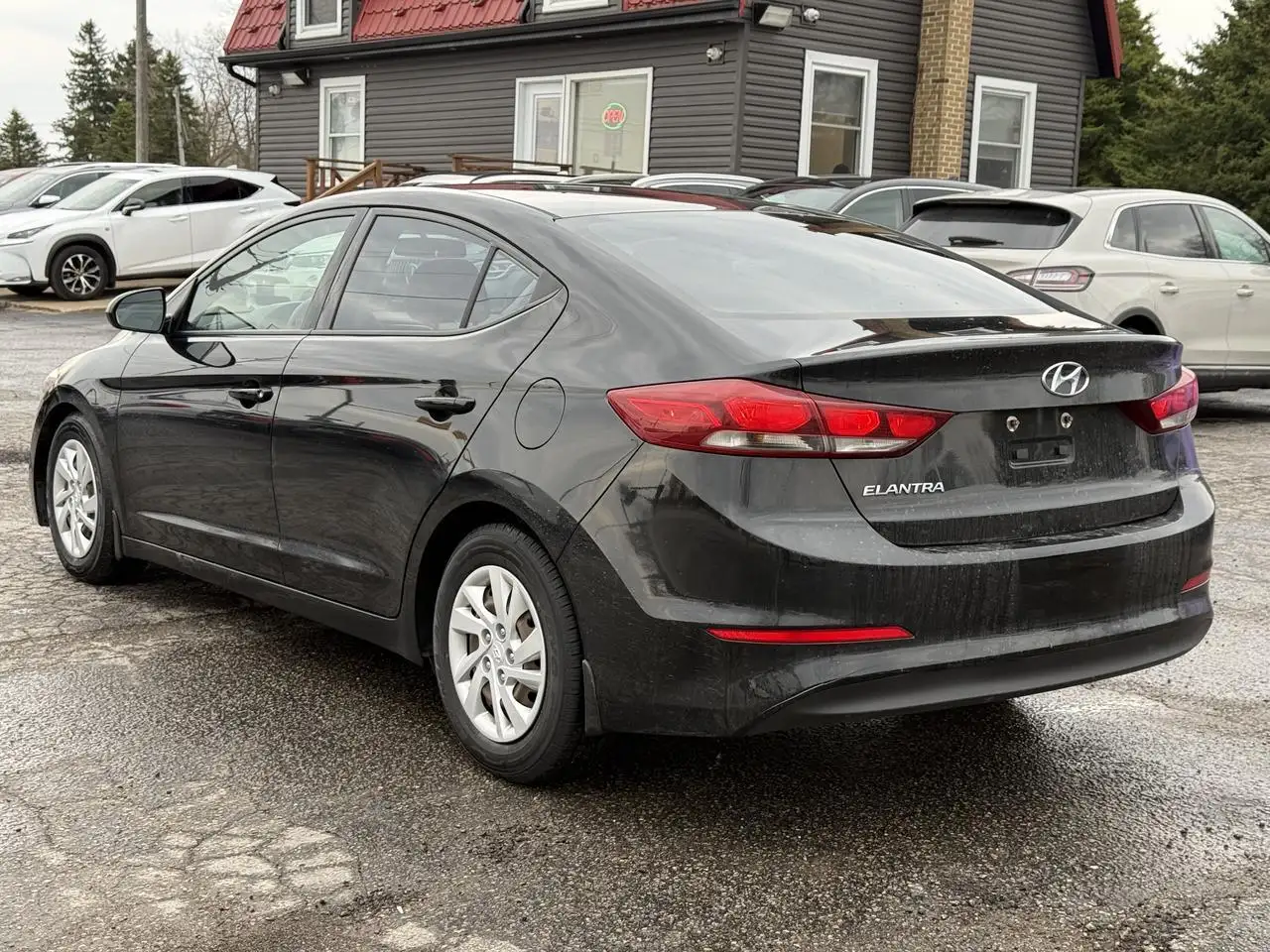Hyundai ELANTRA fotografie Hyundai ELANTRA
