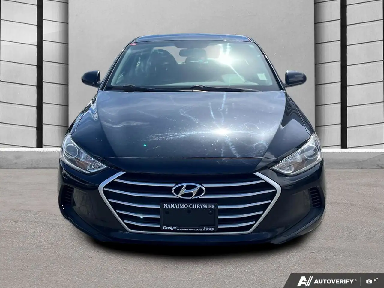 Hyundai ELANTRA photo Hyundai ELANTRA