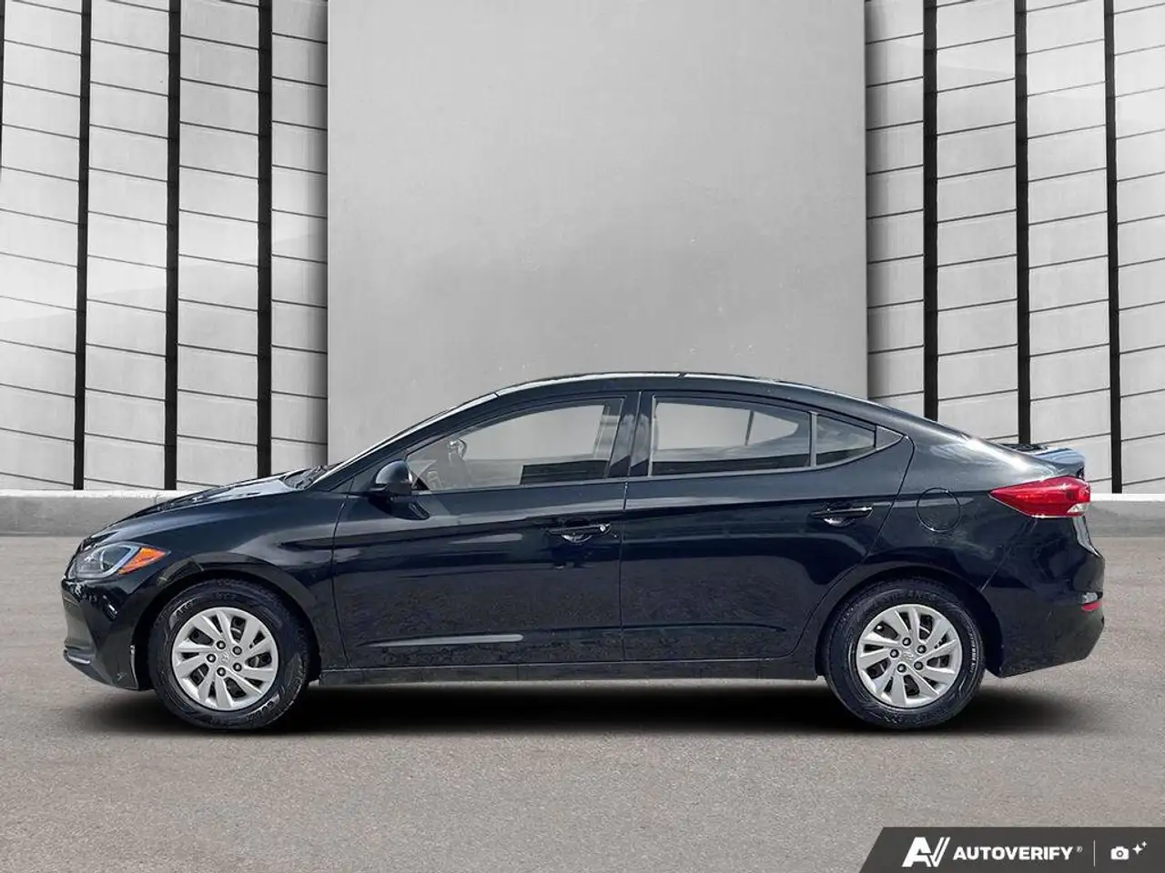 Hyundai ELANTRA photo Hyundai ELANTRA